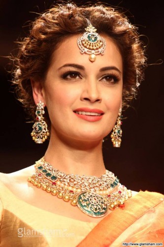 beautiful-bollywood-actress-dia-mirza-photos-5