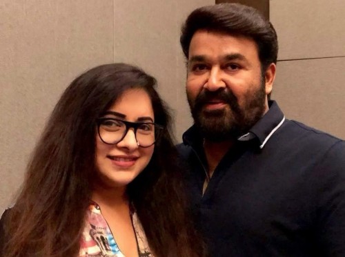 mohanlal-with-lady-fans-6