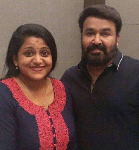 mohanlal-with-lady-fans-8