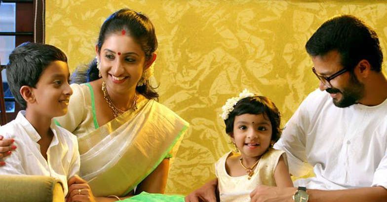 Young Malayalam Actors With Their Family Photos