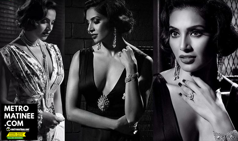 Bipasha_Basu_Vintage_Monochrome_PhotoShoot
