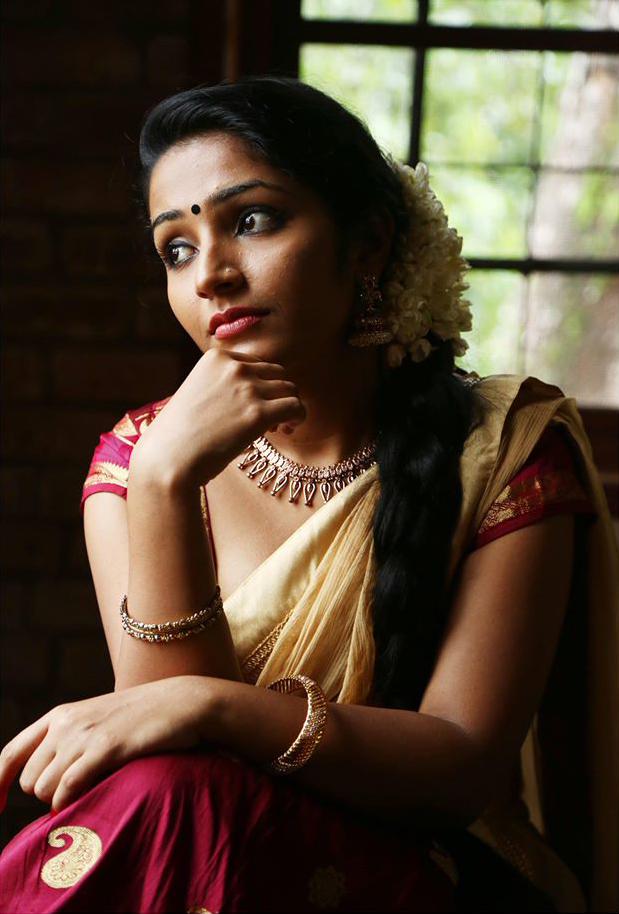 Rajisha Vijayan Photos: Latest HD Images, Pictures, Stills & Pics -  Filmibeat